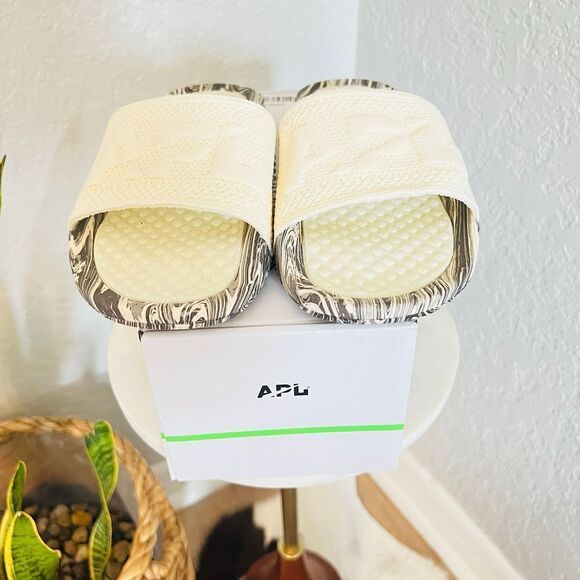 APL Women's Big Logo TechLoom Slide Sandals, Vegan, Silver Marble, Size 7‎ NWT - Picture 6 of 17